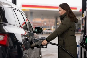 US Inflation Surges to 3.8% in April on Energy Price Spike