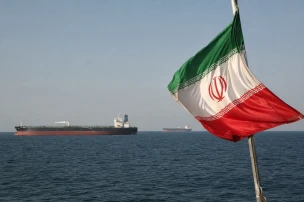 Iran Moves to Charge Fees for Hormuz Oil Transit