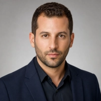 נדב אלמוג
