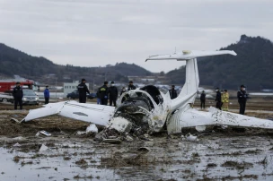 Diamond DA-40NG Crashes Near Haenam, South Korea